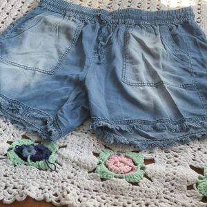 Nwot zenana chambray feel shorts